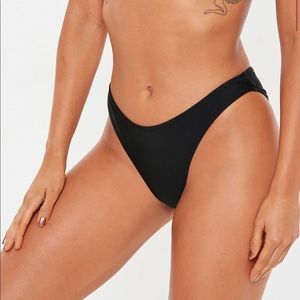 High leg bikini bottoms 🖤